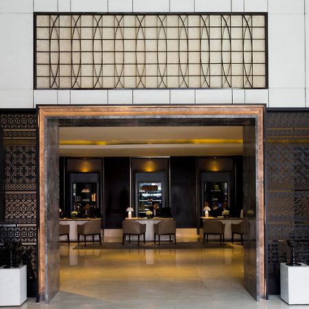 Ascott Waterplace Сурабая Экстерьер фото